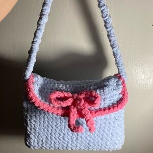 Shoulder bag
Medium size

Handmade by me ! I can also take custom orders